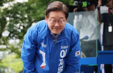 V Južni Koreji v torek izbirajo naslednika odstavljenega predsednika