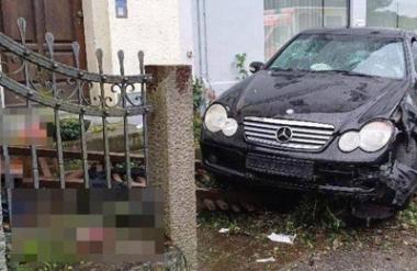 Z avtomobilom trčil v ženo in hčer