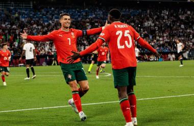 Ronaldo s 137. reprezentančnim golom popeljal Portugalsko v finale