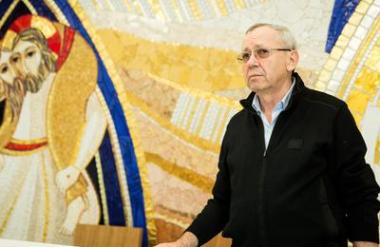 Vatikan s spletnih strani odstranil Rupnikove slike