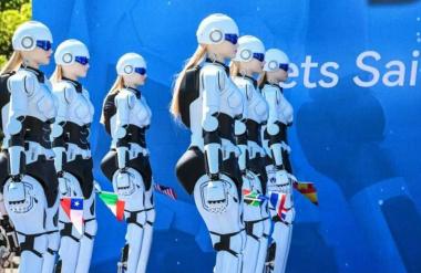 V prodajalne vozil uvajajo svetlolase robotke