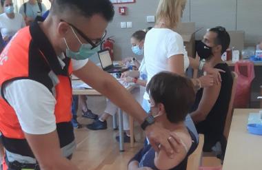 Posledice po cepljenju proti covidu-19: Toliko odškodnin je že izplačala Slovenija