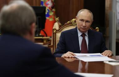 Putinu so se po Trumpovi grožnji zatresle hlače, tako je odreagiral