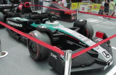V Cityparku razstavljena replika iz legokock dirkalnika mercedes-AMG F1 W15 #foto #video