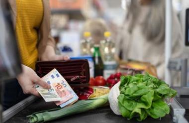 Inflacija v območju z evrom julija ostala pri 2,0 odstotka, v EU navzgor na 2,4 odstotka