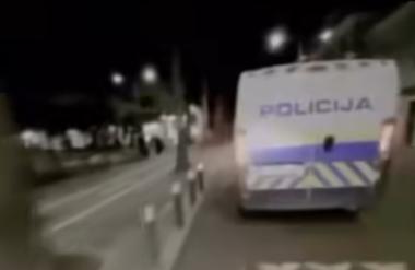 Na obali besni: mladina z nevarnim početjem, ki ga ne more preprečiti niti policija #video